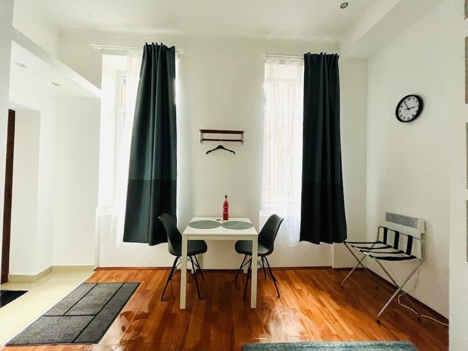 Kazy8 New Life Apartment Boedapest Buitenkant foto